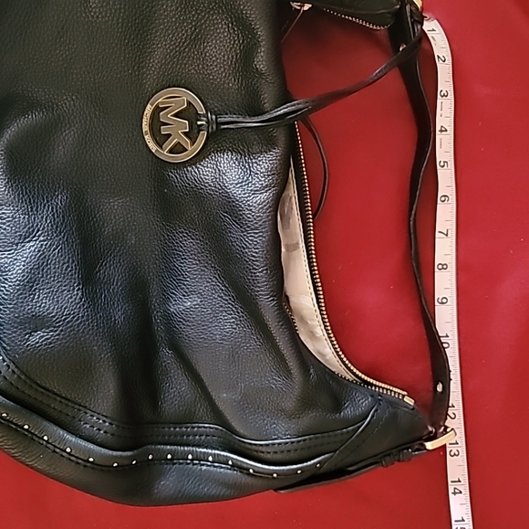 Michael Kors  Leather Black Shoulder PursePre-owned  signs of wear - Picture 6 of 8